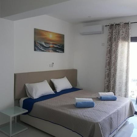 P.L Hermes Studios&Apartments Lárnaca Habitación foto